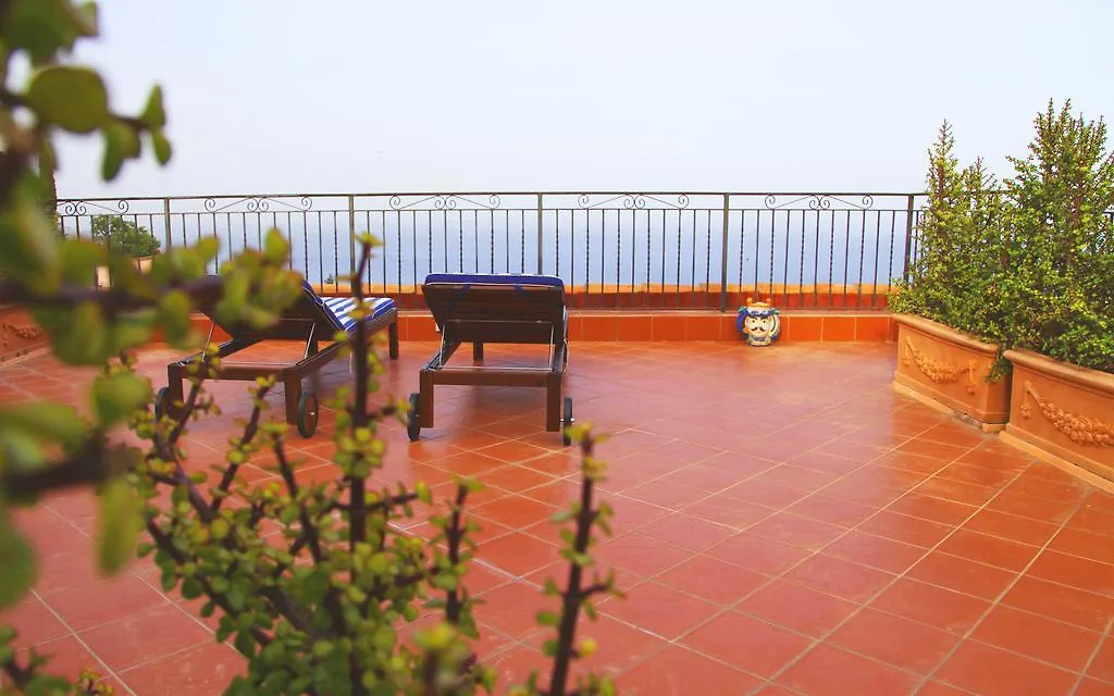 شقة تاورمينا  في Tao Blue House إيطاليا